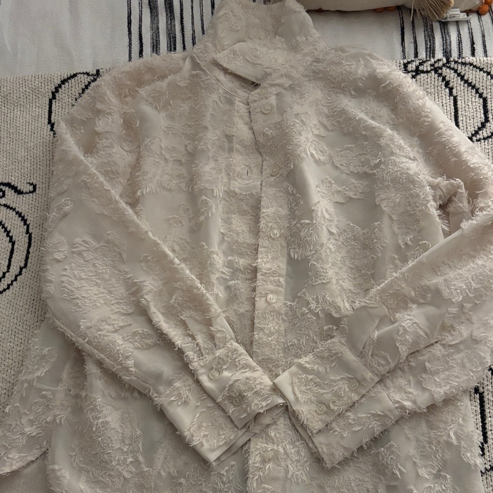 H&M Women's Cream Textured Button Down Shirt